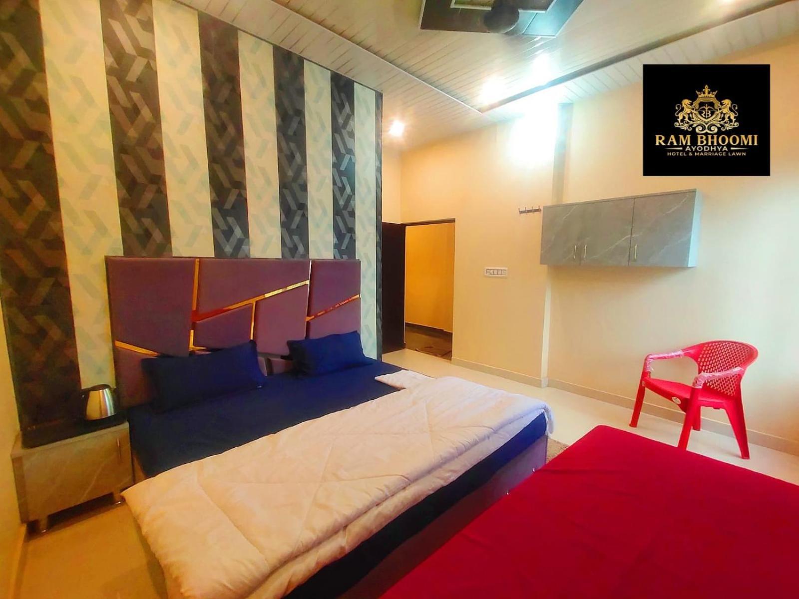Hotel Rambhoomi Ayodhya Exteriör bild