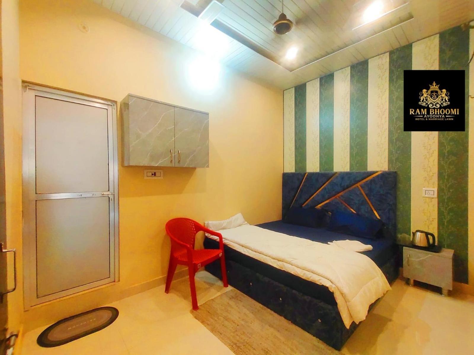 Hotel Rambhoomi Ayodhya Exteriör bild