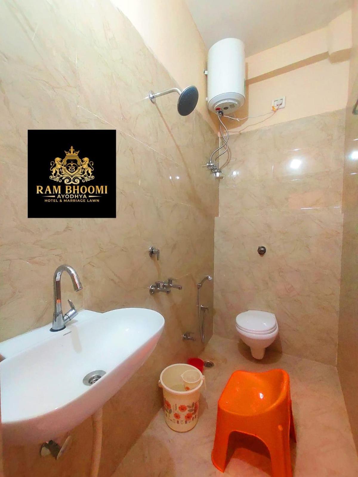 Hotel Rambhoomi Ayodhya Exteriör bild